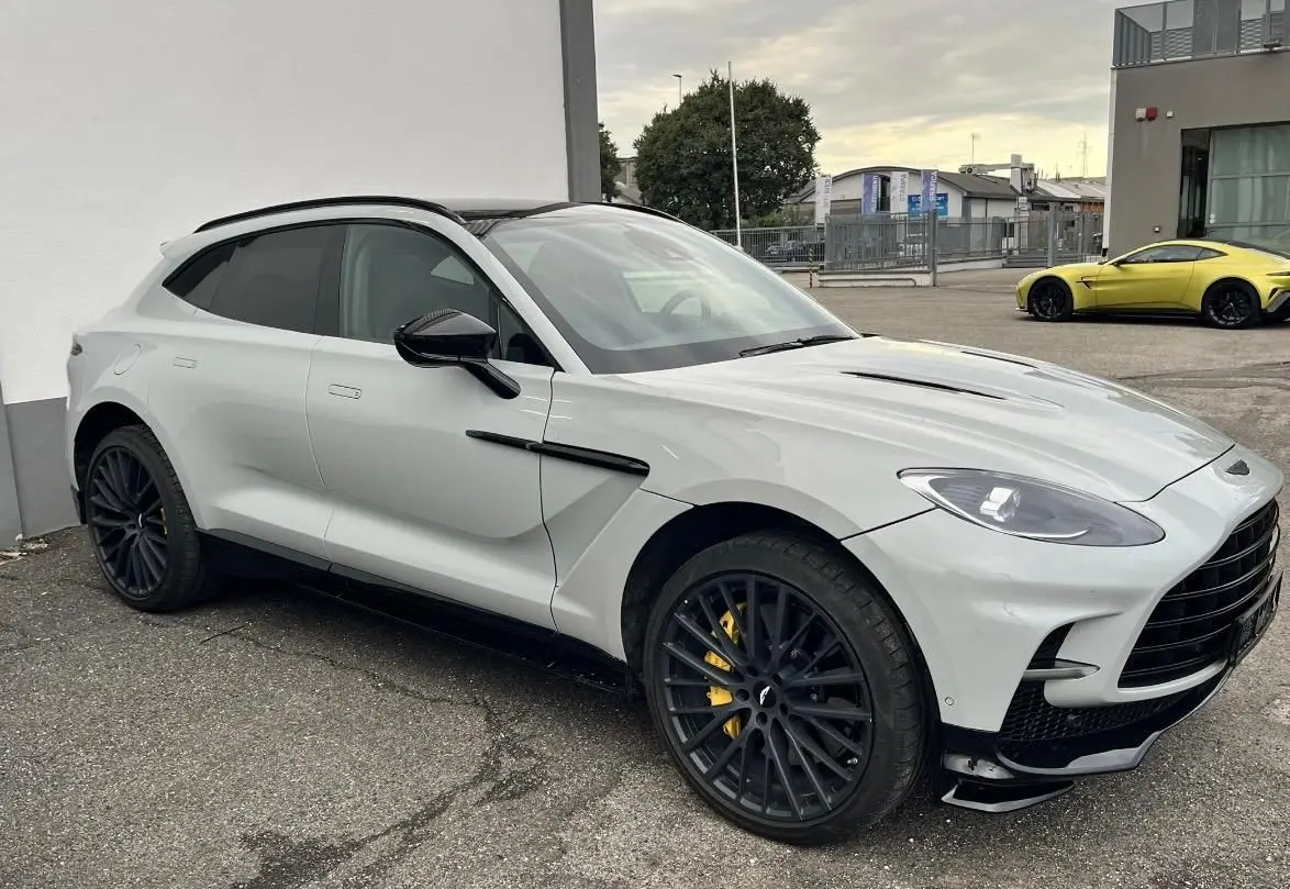 Aston Martin DBX 707 2026, front view — Venice Lux Car Rental, Venice. The DBX 707 pairs a 707 hp V8 with genuine five-seat comfort, an SUV built to carry both…