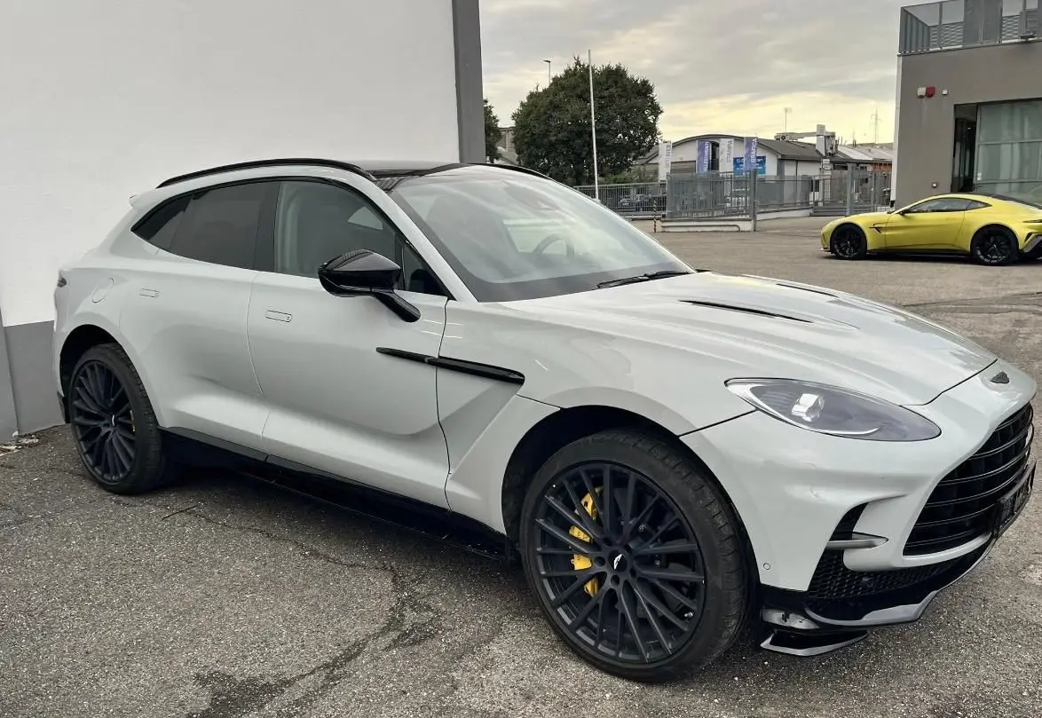 Aston Martin DBX 707 2026, front view — Venice Lux Car Rental, Venice. The DBX 707 pairs a 707 hp V8 with genuine five-seat comfort, an SUV built to carry both…
