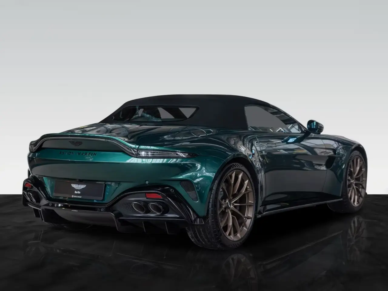 Aston Martin Vantage V8 Spider 2026, rear view — Venice Lux Car Rental, Venice. The 2026 Aston Martin Vantage V8 Spider pairs 665 hp with a roof that drops in seconds,…