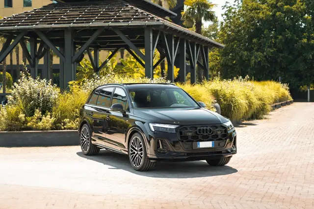 Audi Q7 50 TDI S-Line Edition 2025 — Venice Lux Car Rental, Venice