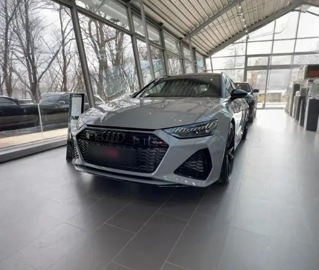 Audi RS6 Dynamic 2023 — Venice Lux Car Rental, Venice