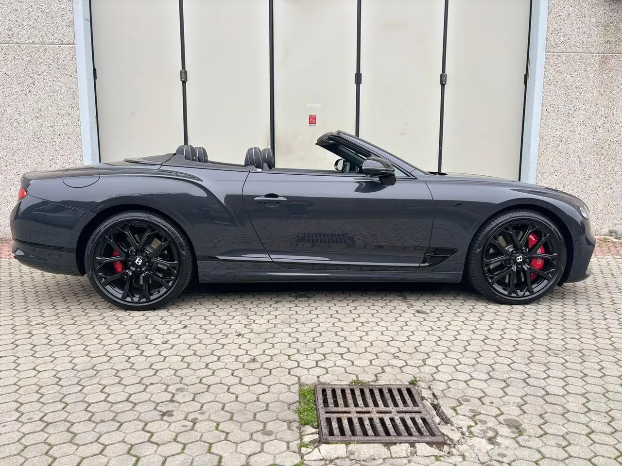 Bentley Continental GTC S V8 2025, exterior — Venice Lux Car Rental, Venice. The Bentley Continental GTC S V8 is built for covering distance in comfort, not for…