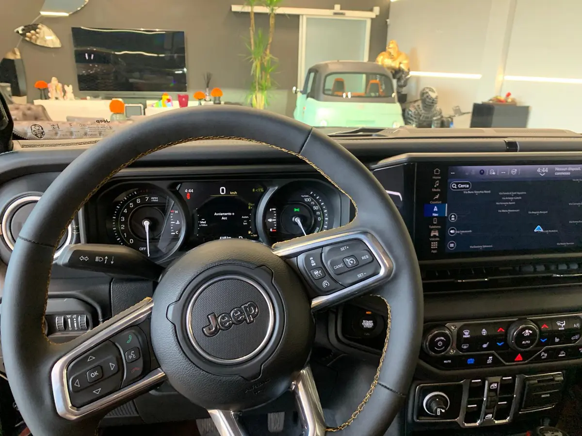 Jeep Wrangler 2025, front view — Venice Lux Car Rental, Venice. The 2025 Jeep Wrangler brings a different kind of character to the fleet: upright, boxy,…