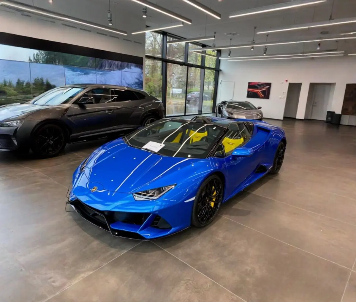 Lamborghini Huracan Evo Spyder 2022 — Venice Lux Car Rental, Venice. The Lamborghini Huracan Evo Spyder pairs a 640 hp naturally-aspirated V10 with a folding…