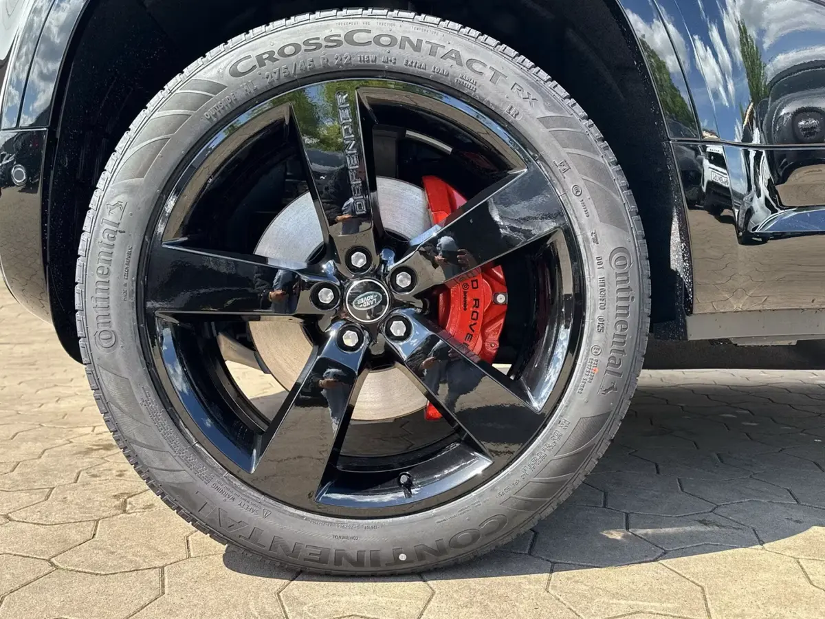 Land Rover Defender 2024, exterior — Venice Lux Car Rental, Venice. The 2024 Land Rover Defender pairs a commanding driving position with genuine seven-seat…