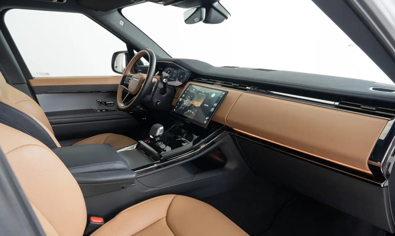 Land Rover Range Rover Sport 2025, exterior — Venice Lux Car Rental, Venice. The 2025 Range Rover Sport carries its 400 hp with the kind of composure that makes it a…