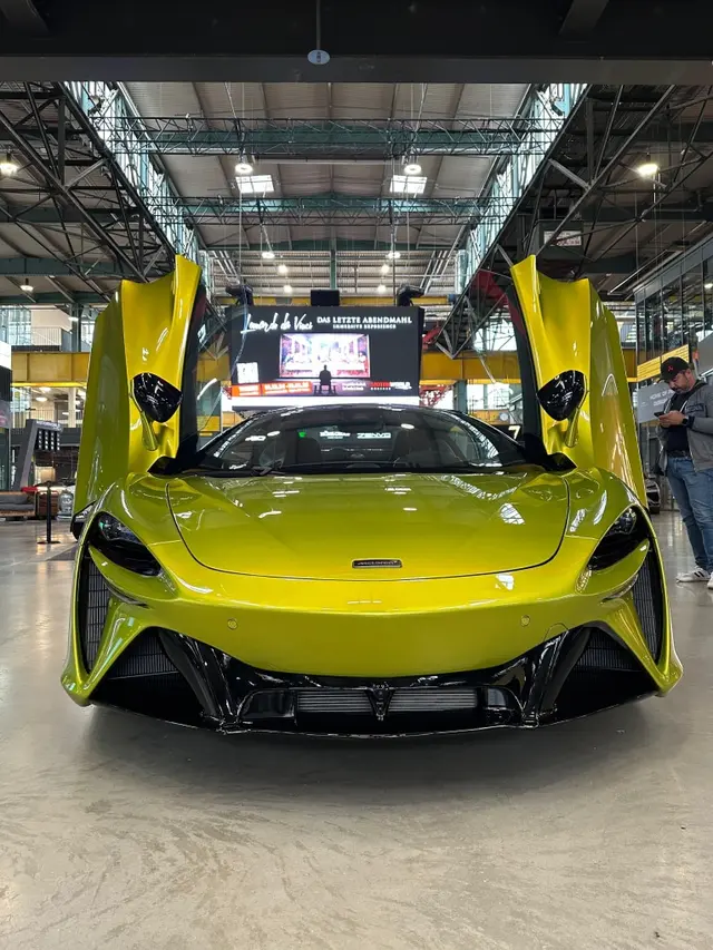 McLaren Artura Spider 2024 — Venice Lux Car Rental, Venice