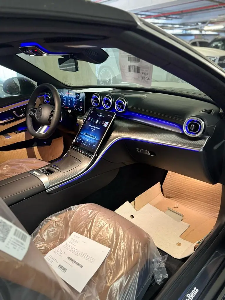 Mercedes Benz CLE 300 Cabriolet AMG Premium 2025, exterior — Venice Lux Car Rental, Venice. The Mercedes Benz CLE 300 Cabriolet AMG Premium sits in a comfortable middle ground: 258…