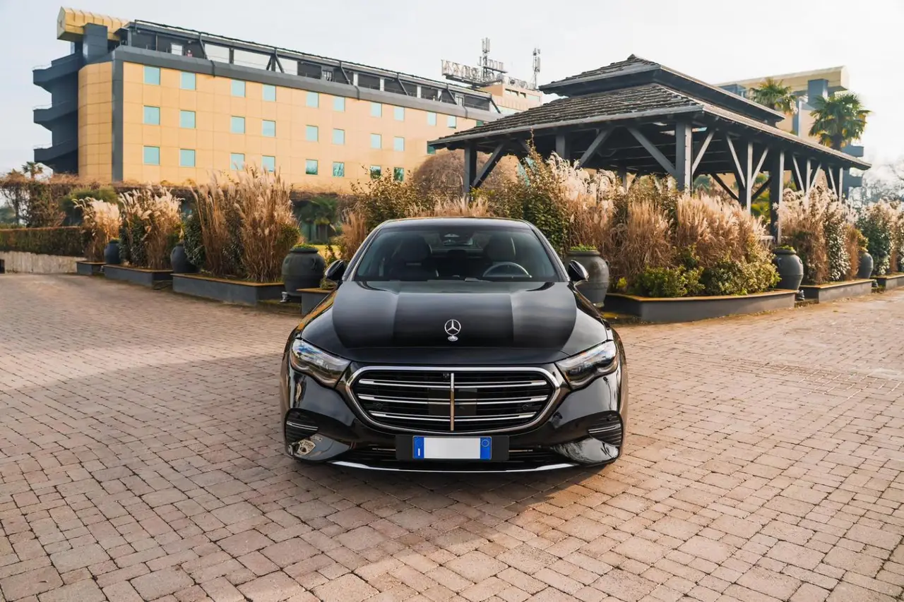 Mercedes Benz E-klasse 220d Premium Plus 2026, front view — Venice Lux Car Rental, Venice. The 2026 Mercedes Benz E-Klasse 220d Premium Plus is the sensible choice on a fleet full…