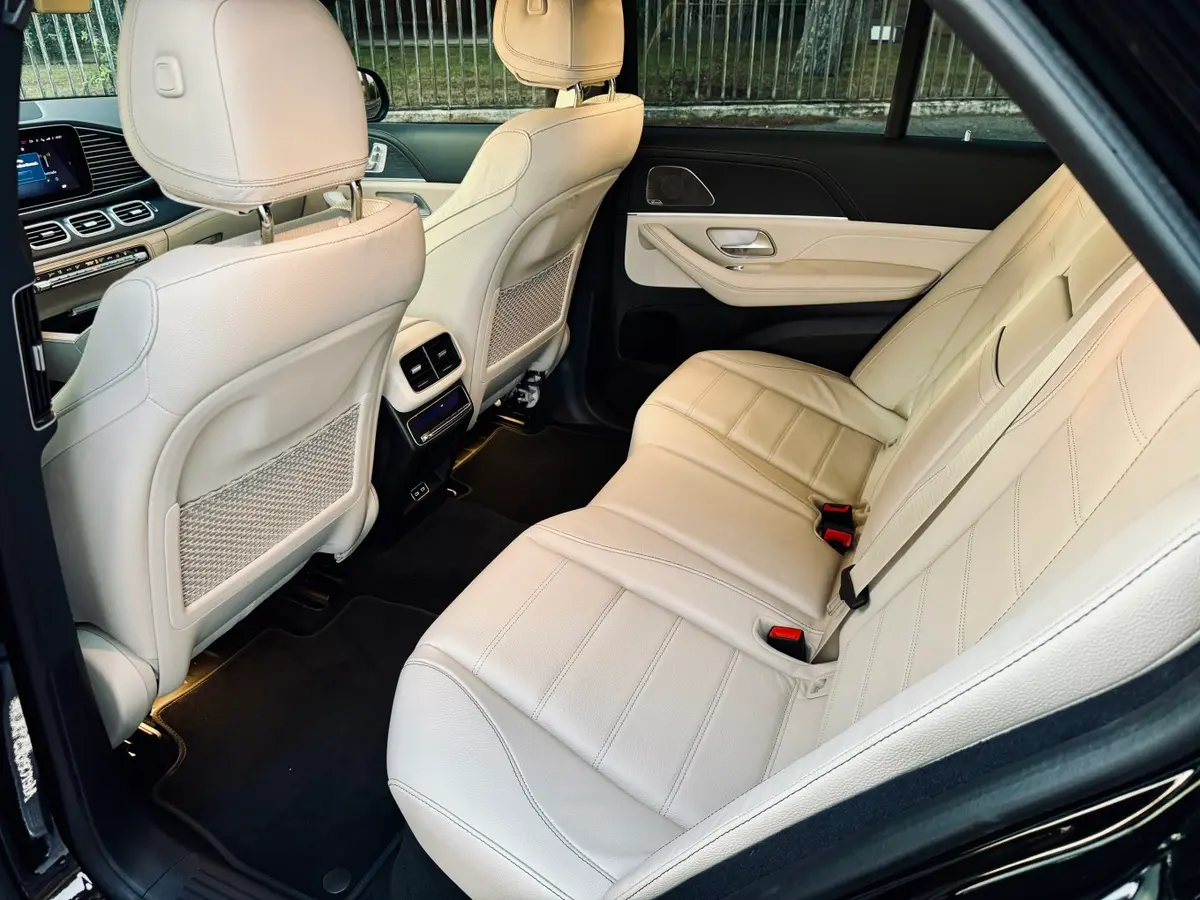 Mercedes Benz GLS Maybach 2022, front view — Venice Lux Car Rental, Venice. The Mercedes-Benz GLS Maybach carries its weight with a calm, deliberate authority. With…