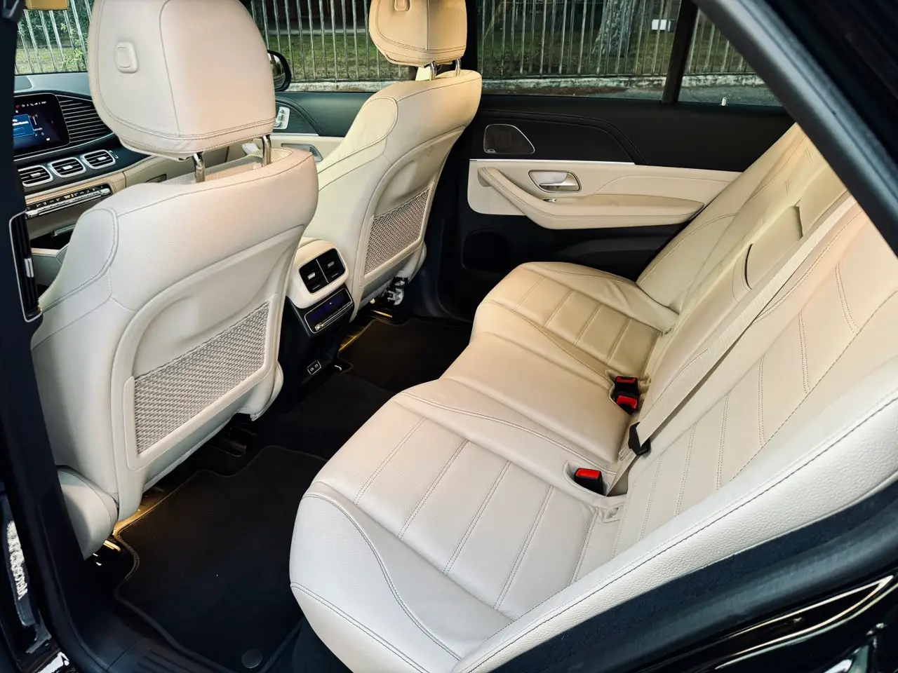 Mercedes Benz GLS Maybach 2022, front view — Venice Lux Car Rental, Venice. The Mercedes-Benz GLS Maybach carries its weight with a calm, deliberate authority. With…