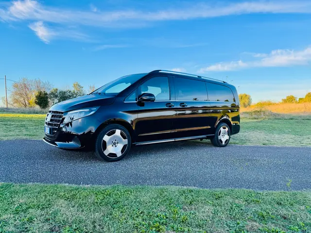 Mercedes Benz V300 4x4 XL Exclusive 7 seats 2025 — Venice Lux Car Rental, Venice