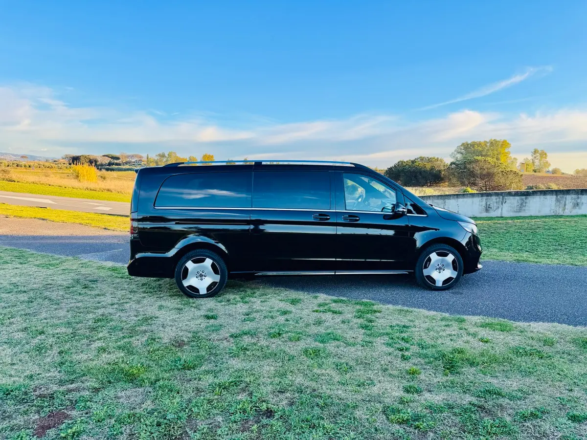 Mercedes Benz V300 4x4 XL Exclusive 7 seats 2025, front view — Venice Lux Car Rental, Venice. The Mercedes Benz V300 4x4 XL Exclusive is built around space rather than speed, and…