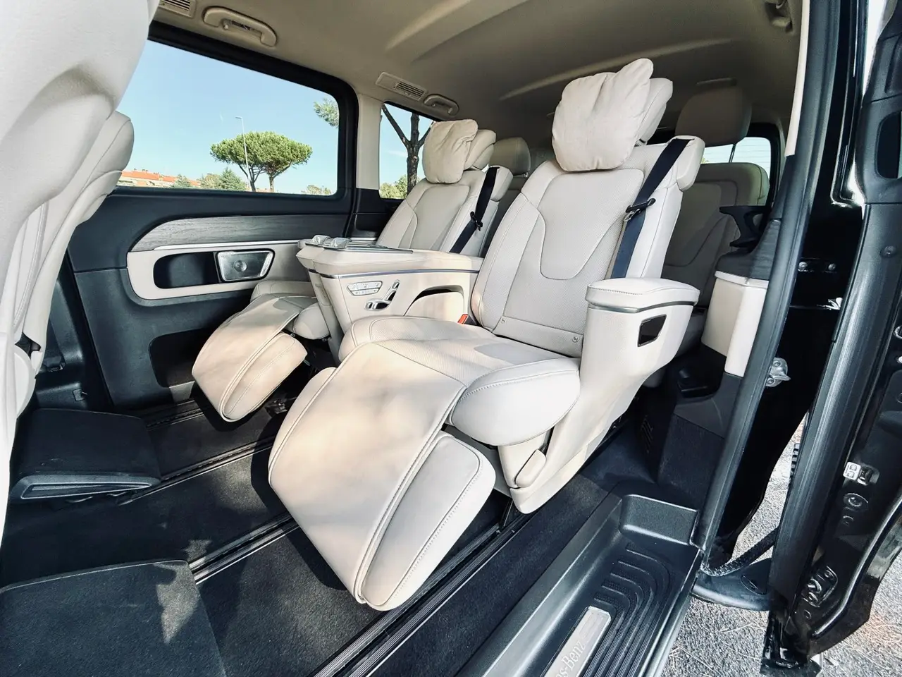Mercedes Benz V300 4x4 XL VIP (Captain, 7 seat) 2025, exterior — Venice Lux Car Rental, Venice. The Mercedes-Benz V300 4x4 XL VIP is built for groups who want space without giving up…