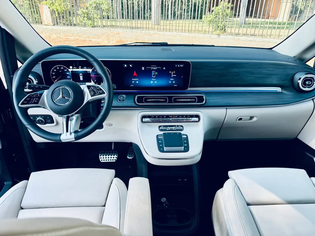 Mercedes Benz V300 4x4 XL VIP (Captain, 7 seat) 2025, rear view — Venice Lux Car Rental, Venice. The Mercedes-Benz V300 4x4 XL VIP is built for groups who want space without giving up…