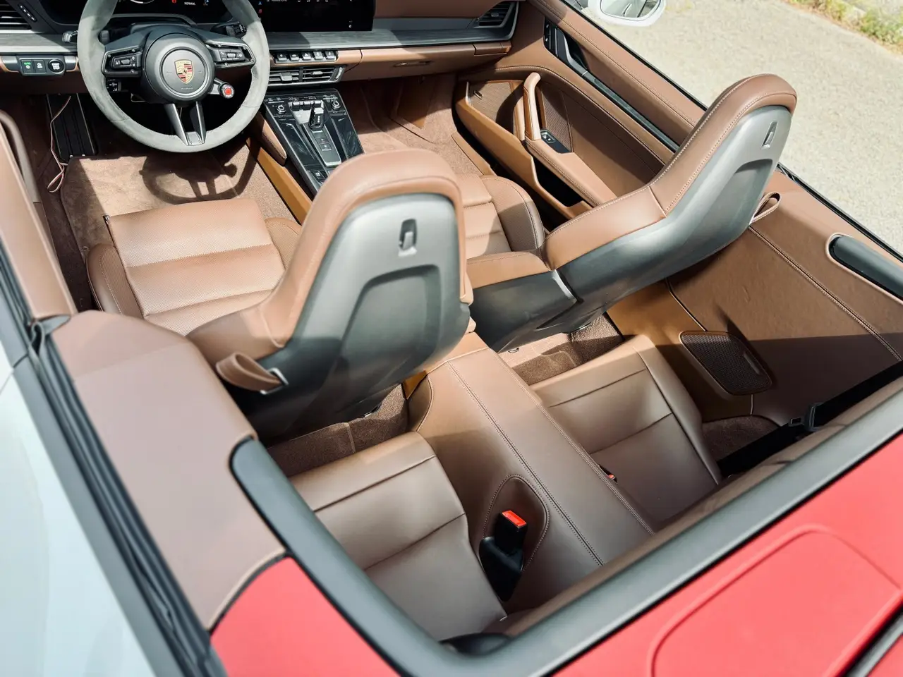 Porsche 992.2 Carrera 4 GTS Cabrio 2025, side profile — Venice Lux Car Rental, Venice. The 992.2 Carrera 4 GTS Cabrio pairs 540 hp with all-wheel drive, a combination that…