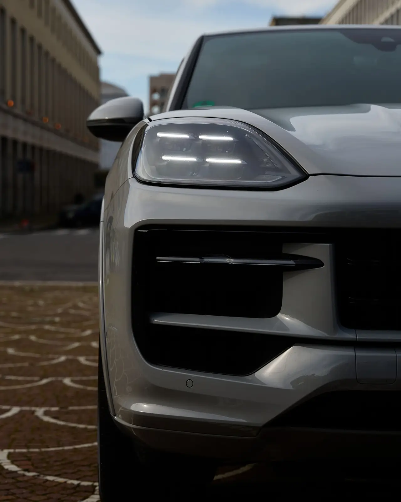 Porsche Cayenne 2025, rear view — Venice Lux Car Rental, Venice. The 2025 Porsche Cayenne brings 353 hp and five real seats to a city where every car trip…