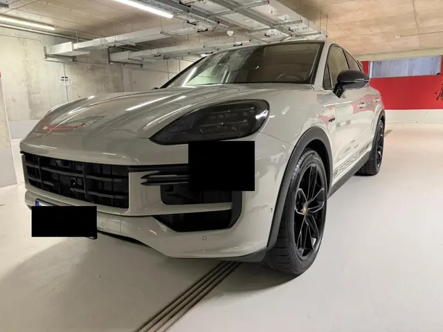 Porsche Cayenne Turbo E-Hybrid Coupé GT 2026 — Venice Lux Car Rental, Venice