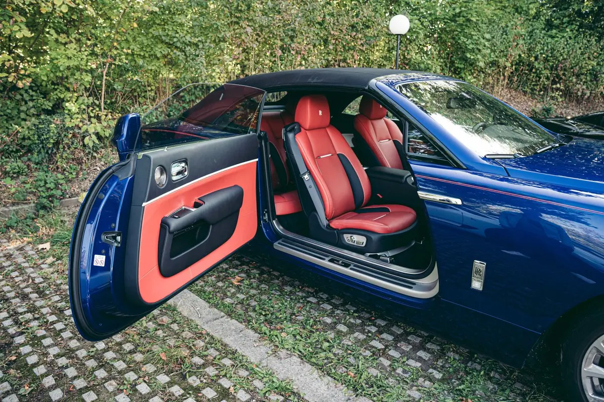 Rolls-Royce Dawn 2022, front view — Venice Lux Car Rental, Venice. The 2022 Rolls-Royce Dawn pairs 563 hp with a full drophead body built for slow,…