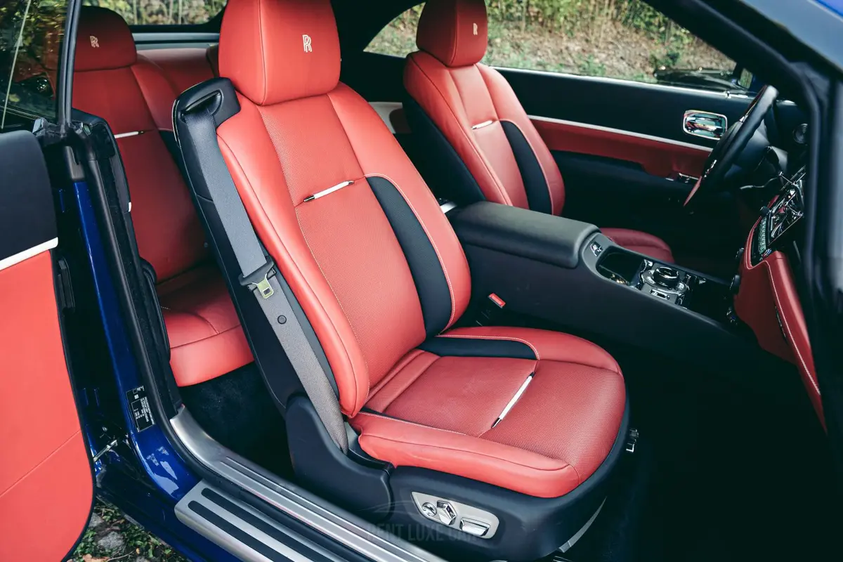 Rolls-Royce Dawn 2022, rear view — Venice Lux Car Rental, Venice. The 2022 Rolls-Royce Dawn pairs 563 hp with a full drophead body built for slow,…