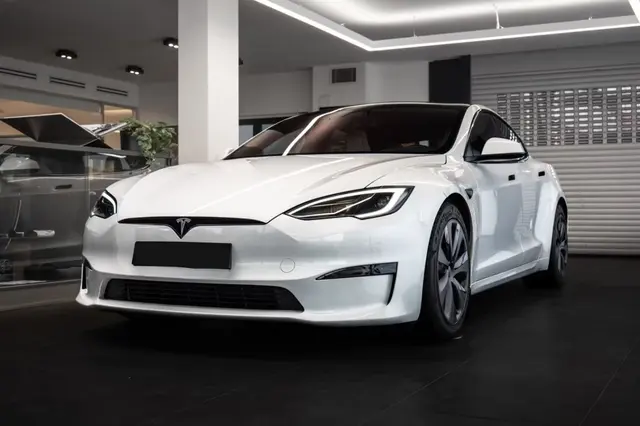 Tesla Model S Plaid 2025 — Venice Lux Car Rental, Venice
