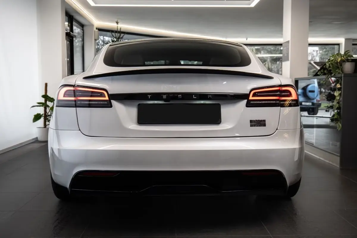 Tesla Model S Plaid 2025, interior — Venice Lux Car Rental, Venice. The Model S Plaid trades the theatrics of a combustion supercar for something quieter…
